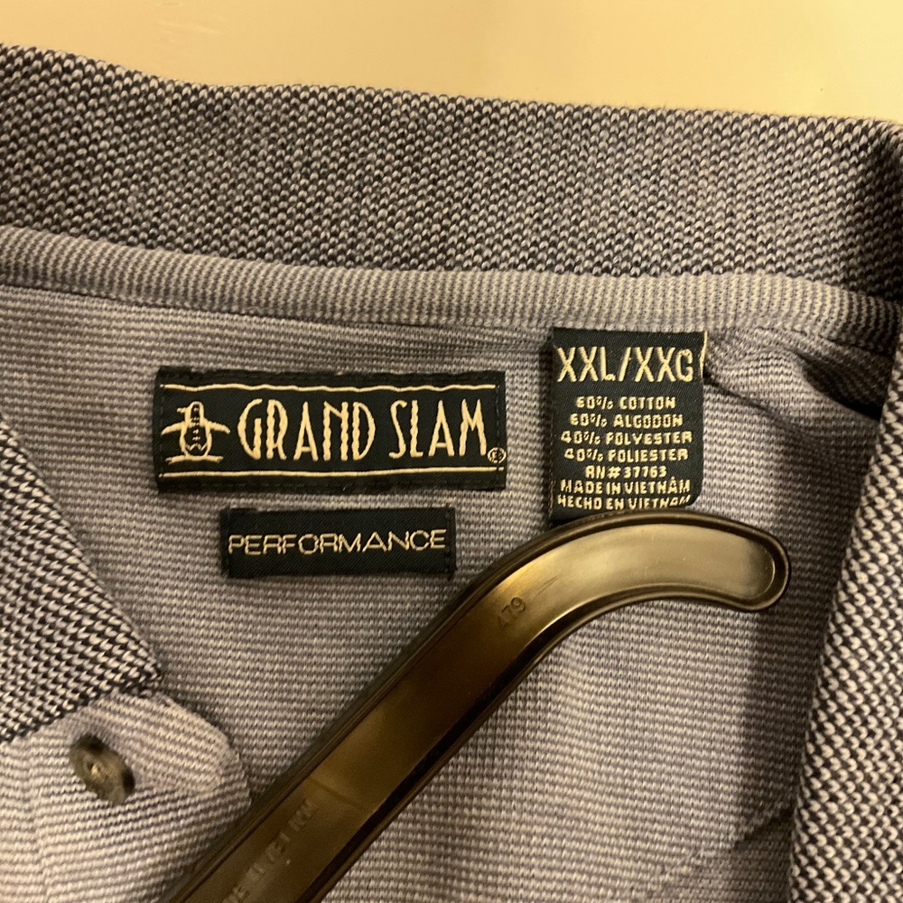 Polo shirt with chest pocket.